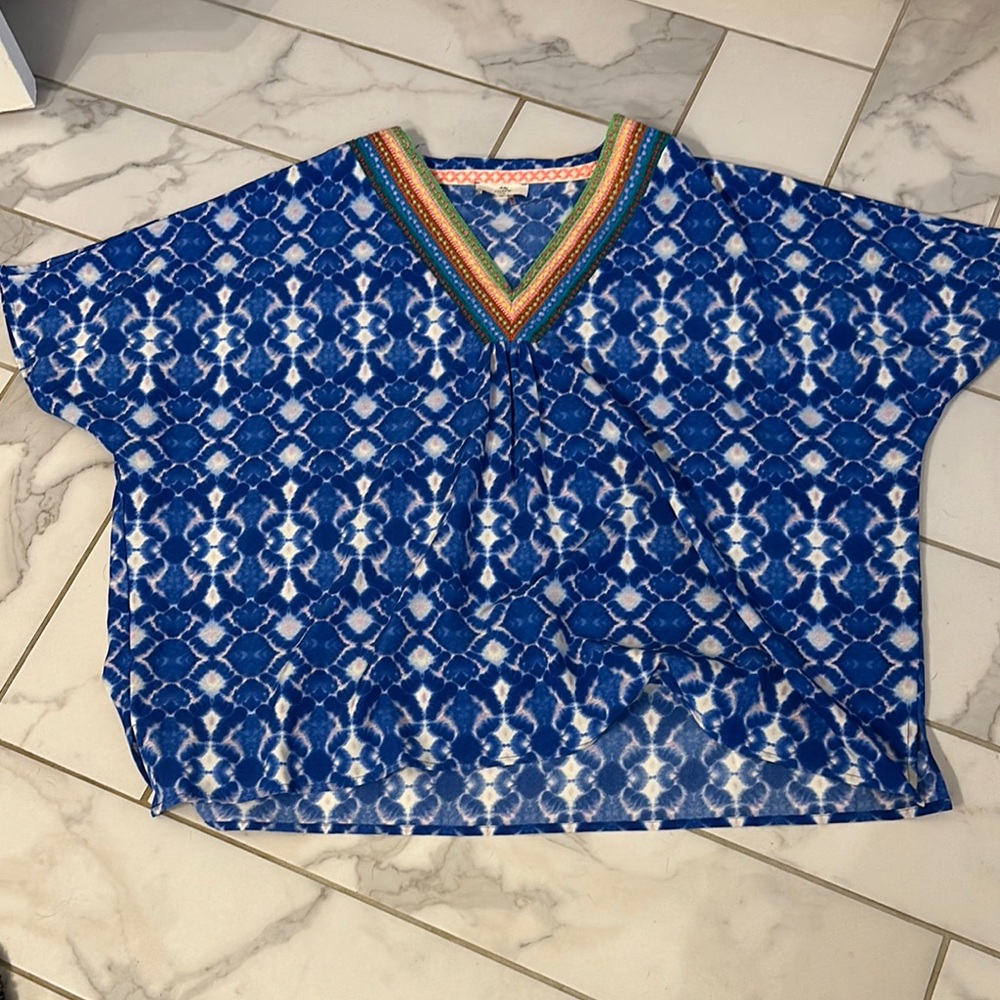 Entro oversized bright pattern top